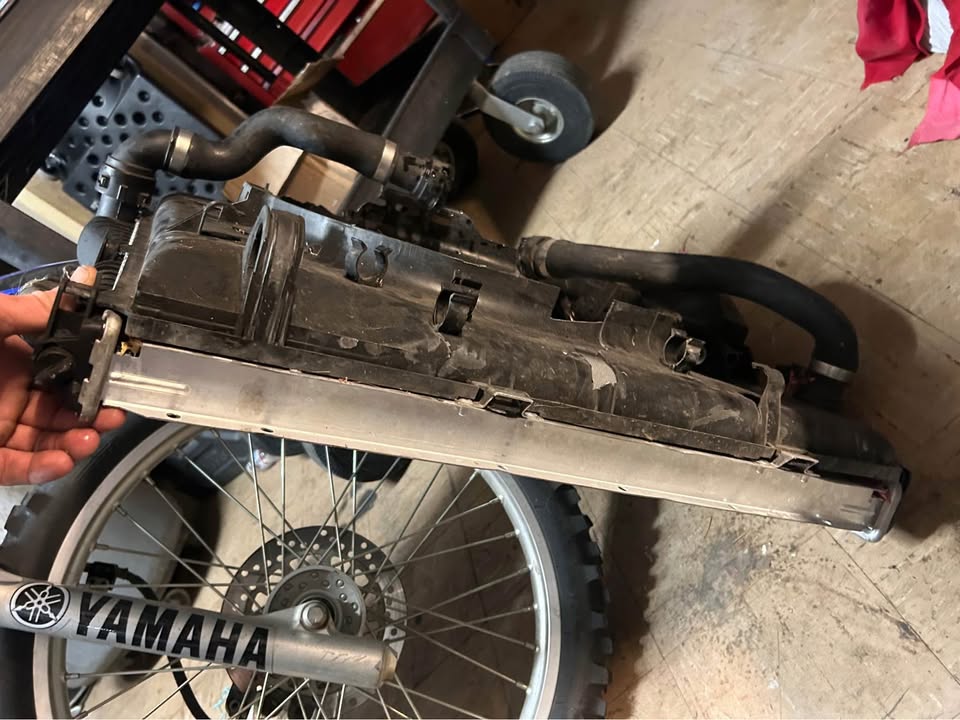 2003 530 I radiator assembly