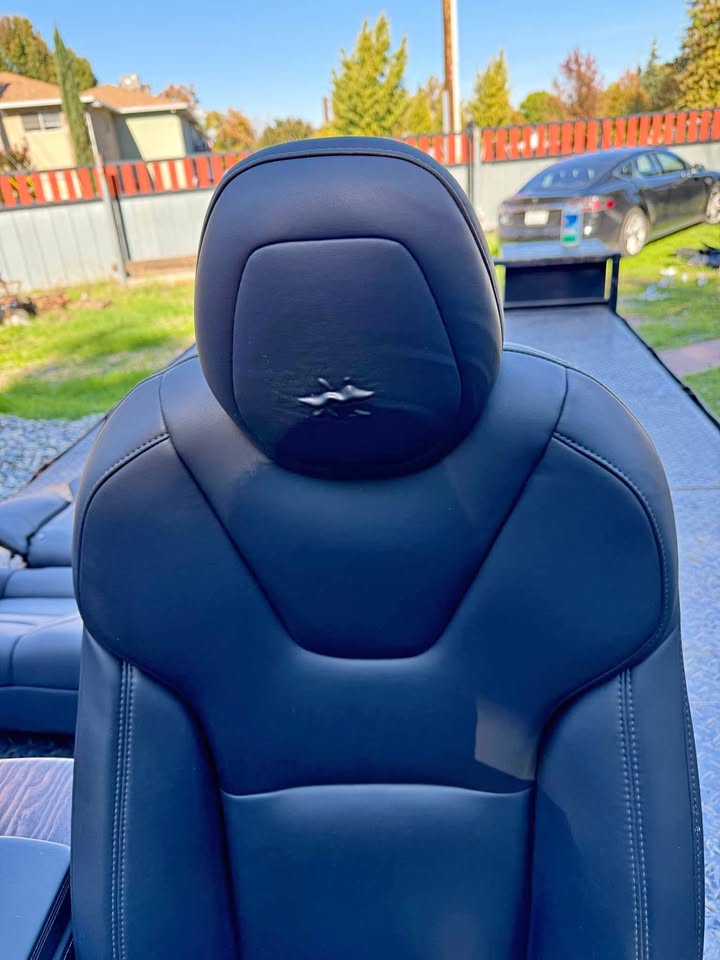 2020 model S seats and console
