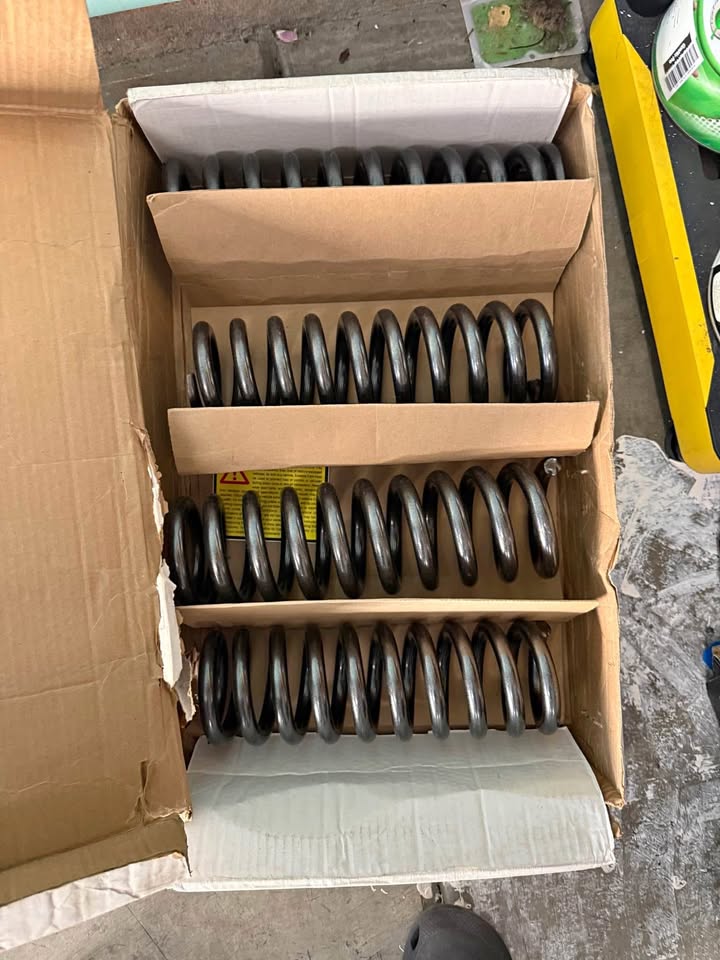 Mercedes R129 SL500 H&R lowering springs, 2 new Bilstein front struts and URO front struts mounts