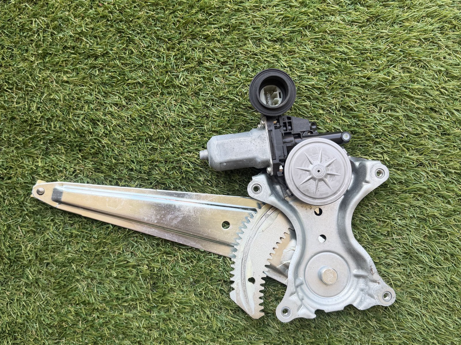 2012-2017 Toyota Corolla Passenger Rear Door Window Regulator
