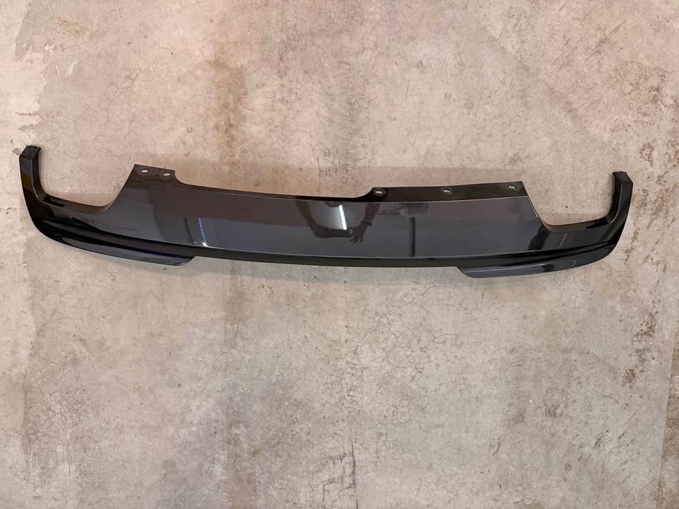 BMW F10 550i / 535i m-sport rear diffuser - gloss black OEM