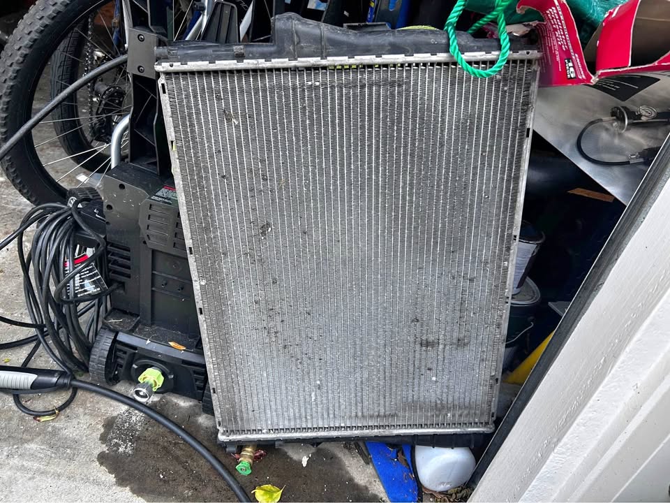 Radiator for BMW