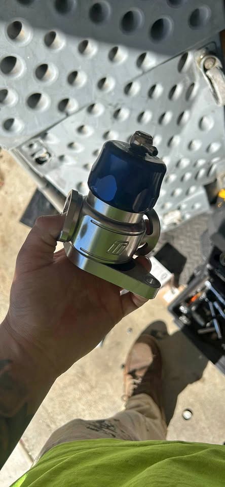 Turbo smart dual port blow off valve