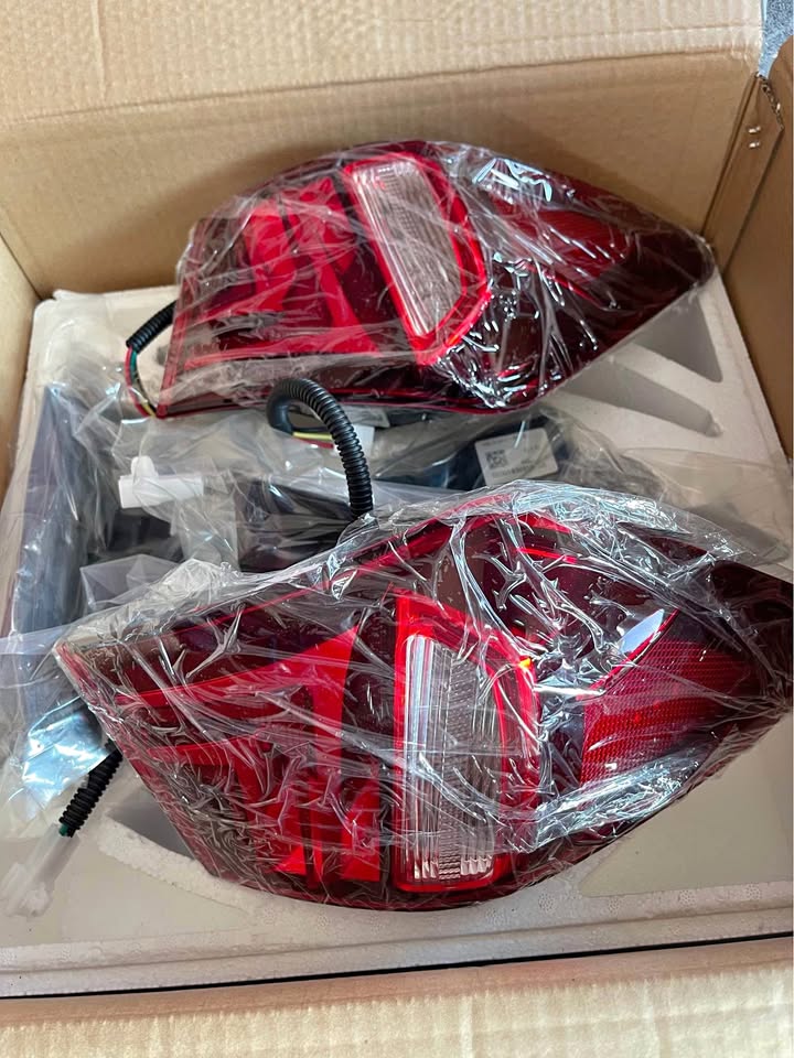 VLAND LED Tail Lights For Lexus