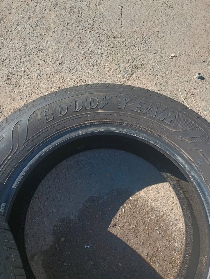 Goodyear Assurance tires pair