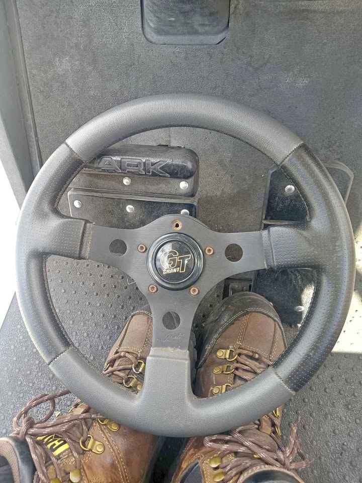 Gt grant steering wheel