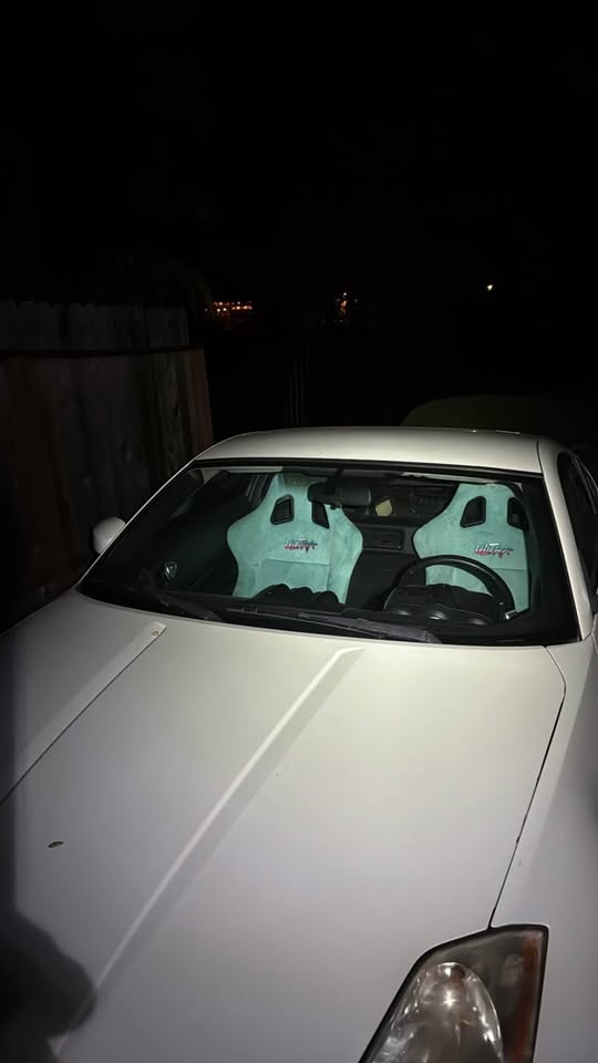 NRG Prisma Ultra bucket seats