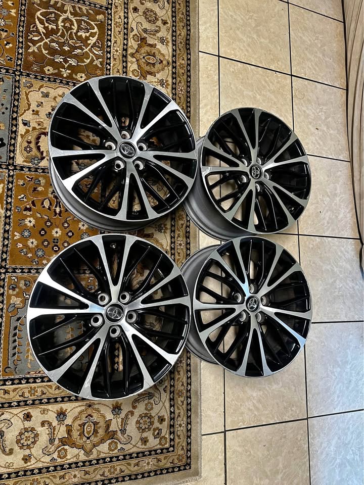 Toyota rims car 18 ain’t