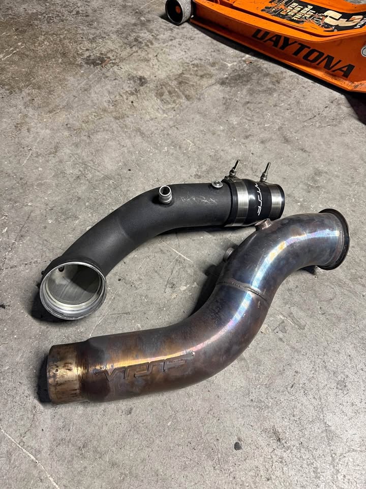 N55 aluminum charge pipe and cat-less downpipe