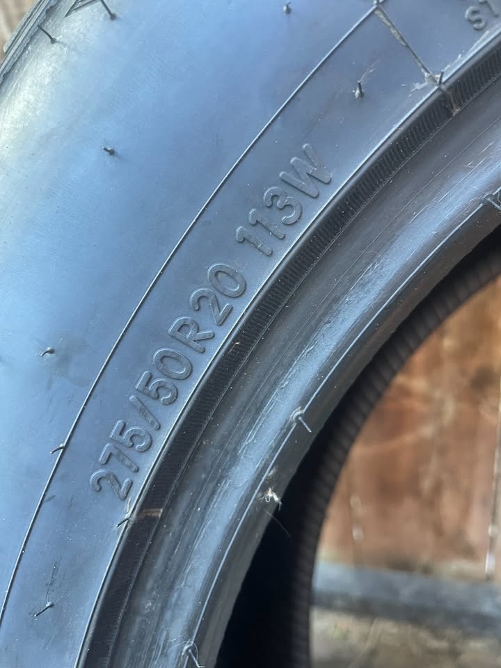 275/50R20 tire toyo 20 NEW