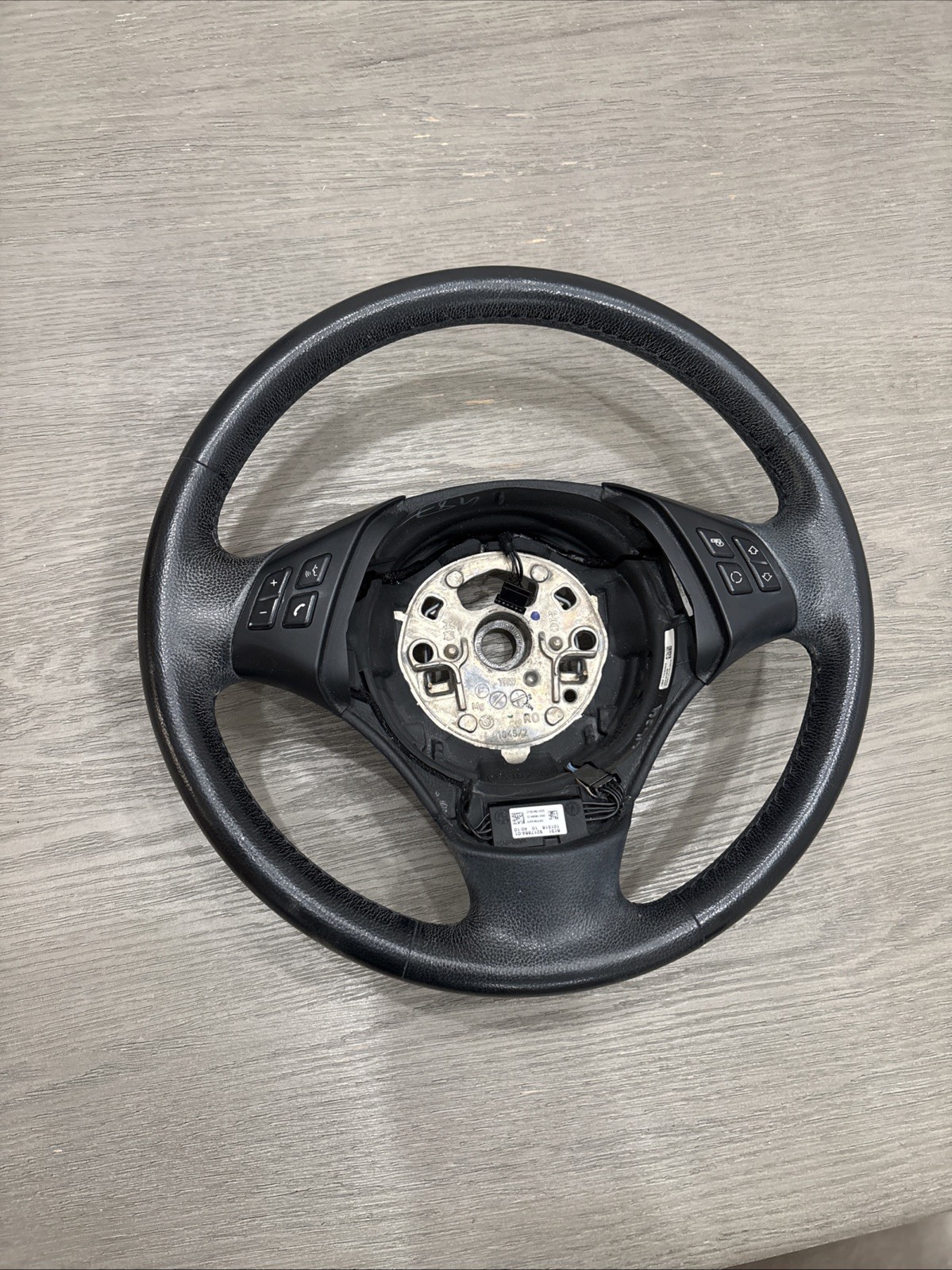 2011 BMW E90 E92 STEERING WHEEL 328i 330i 335i OEM 62418150B