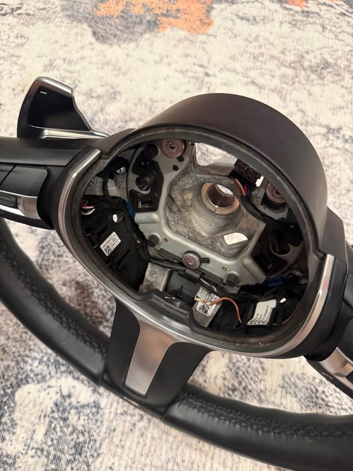 I'm selling an original M steering wheel.
