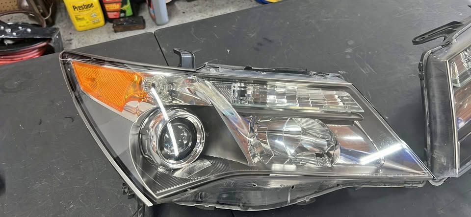 2007 - 2013 Acura MDX headlights