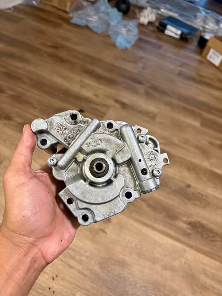 2017 - 2025 Alfa Romeo Giulia 2.0t OEM Oil Pump with solenoid