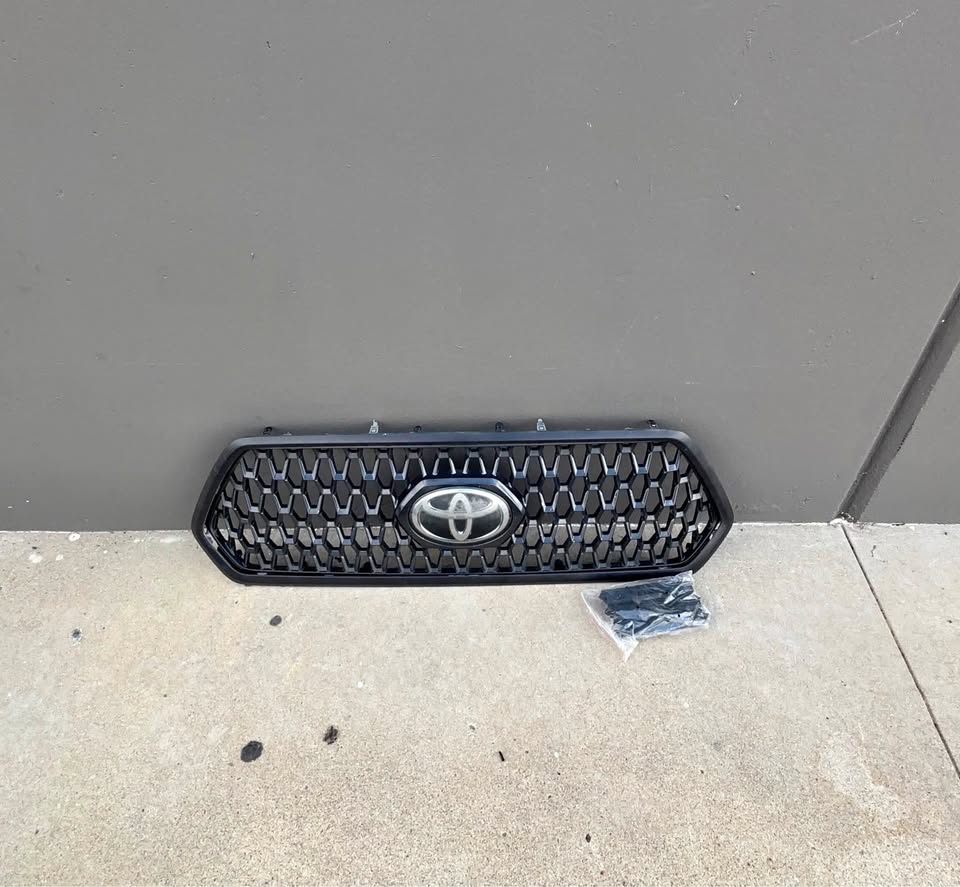 2016-2020 Toyota Tacoma OEM Front Grille