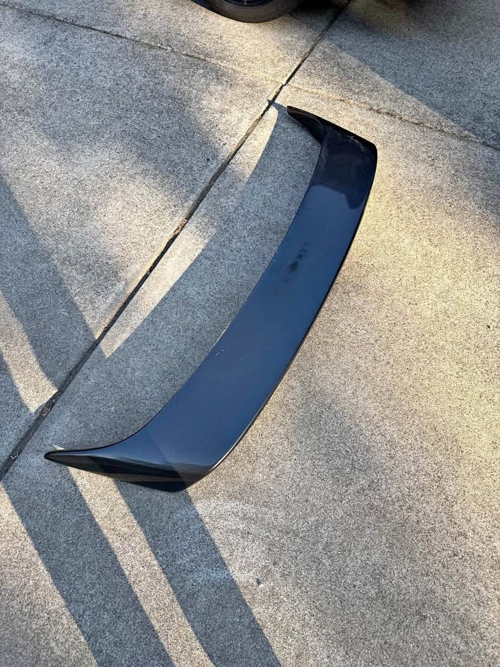 Lexus IS300 Wing/Spoiler