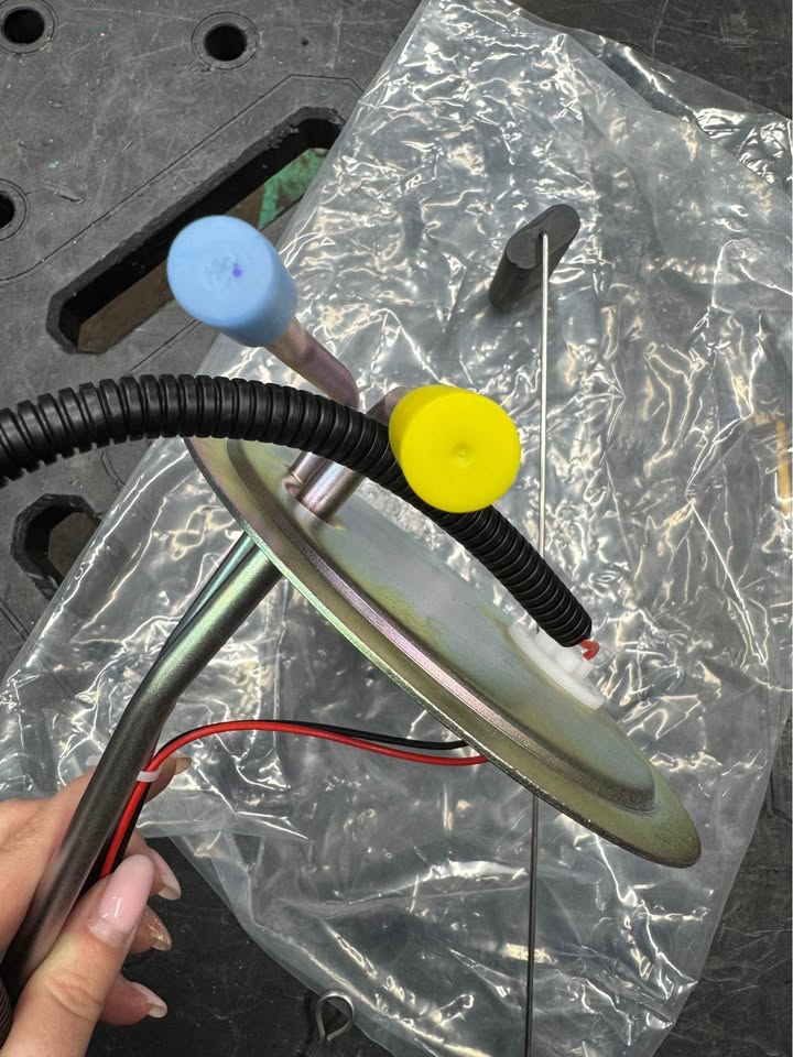 X AUTOHAUX 6C3Z-9275-VA Car Fuel Pump Sender Sending Unit Module Assembly with Fitting for Ford F-25
