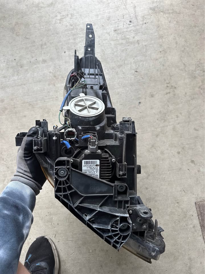 370z driver side headlight