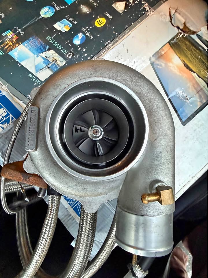 Intercooler and 2 turbos
