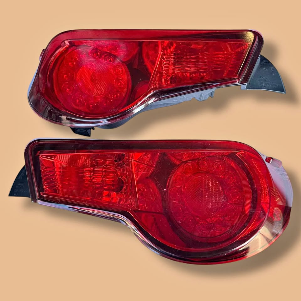 SUBARU BRZ, SCION FR-S 2013-2016 LEFT DRIVER & RIGHT PASS SIDE OEM TAIL LIGHTS COATED RED