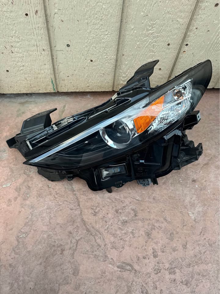 2019-2023 MAZDA 3 HEADLIGHT DRIVER SIDE LED OEM 'G' NON AFS *DC8462