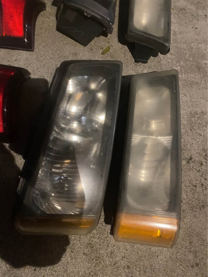 Headlights Right & Left side set, with tail light set, off a 2004 Chevy Silverado all $40