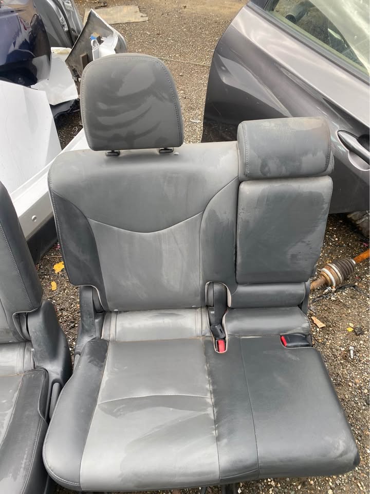 2014 Prius V leather seats