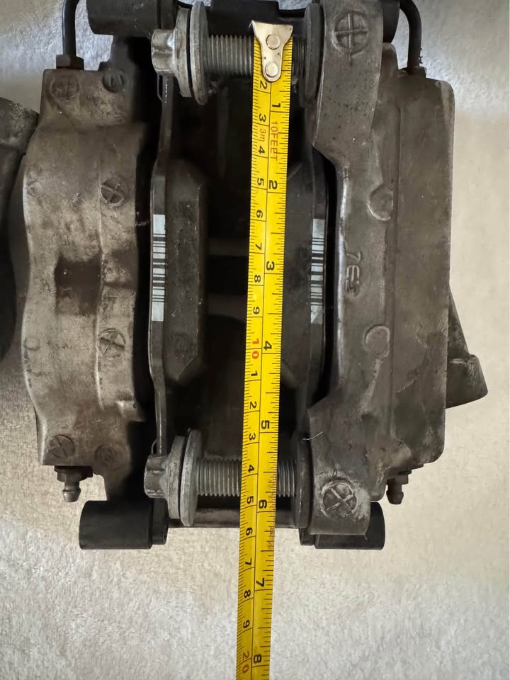 BMW G30 Front Brake Kit – 348mm Rotors & 57mm OEM Calipers